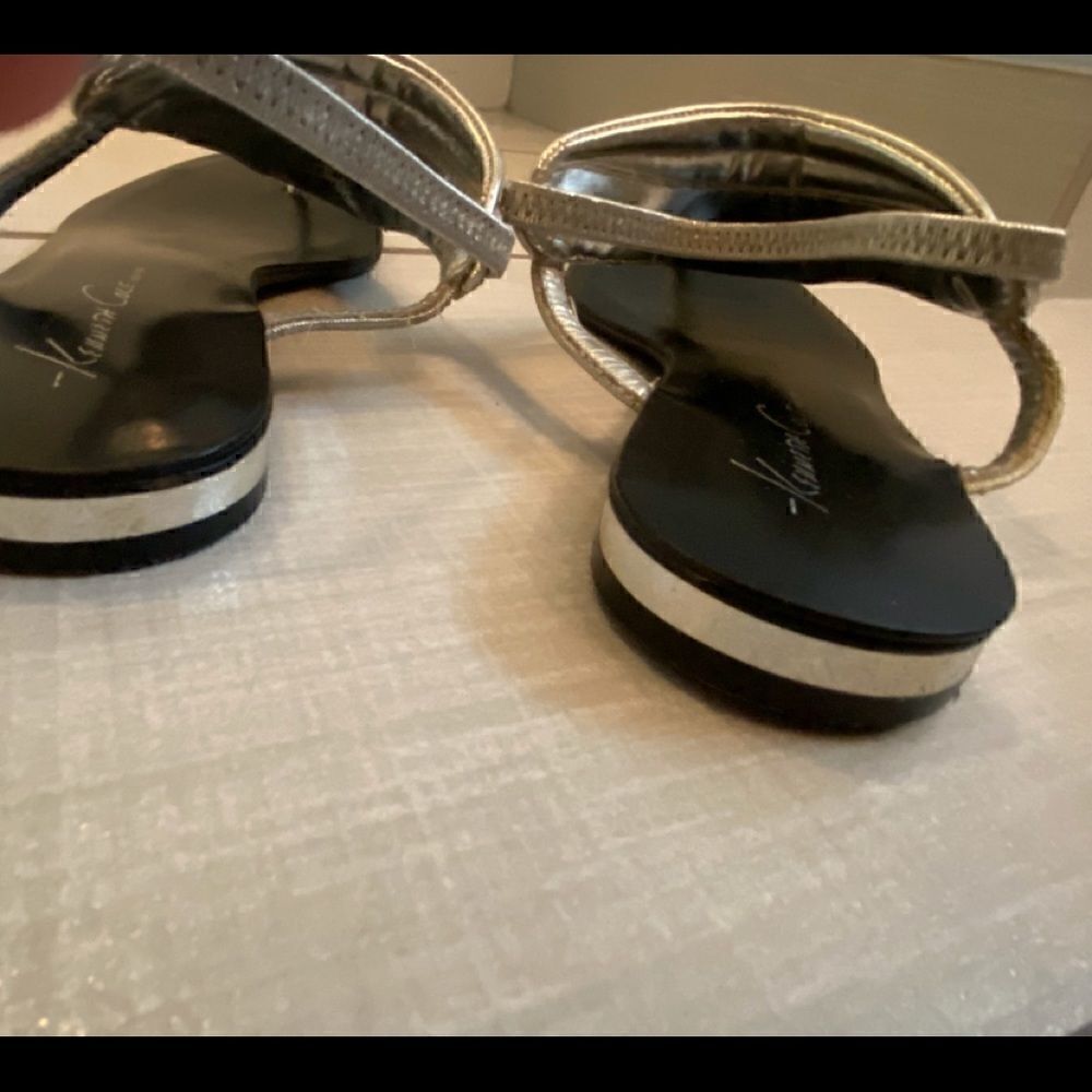 EUC KENNETH COLE preloved silver sandals - Picture 7 of 10